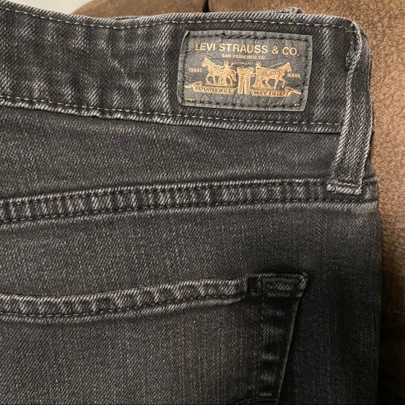 Size 10 Unworn Levi’s Mid Rise Skinny Jeans Black - Picture 2 of 3
